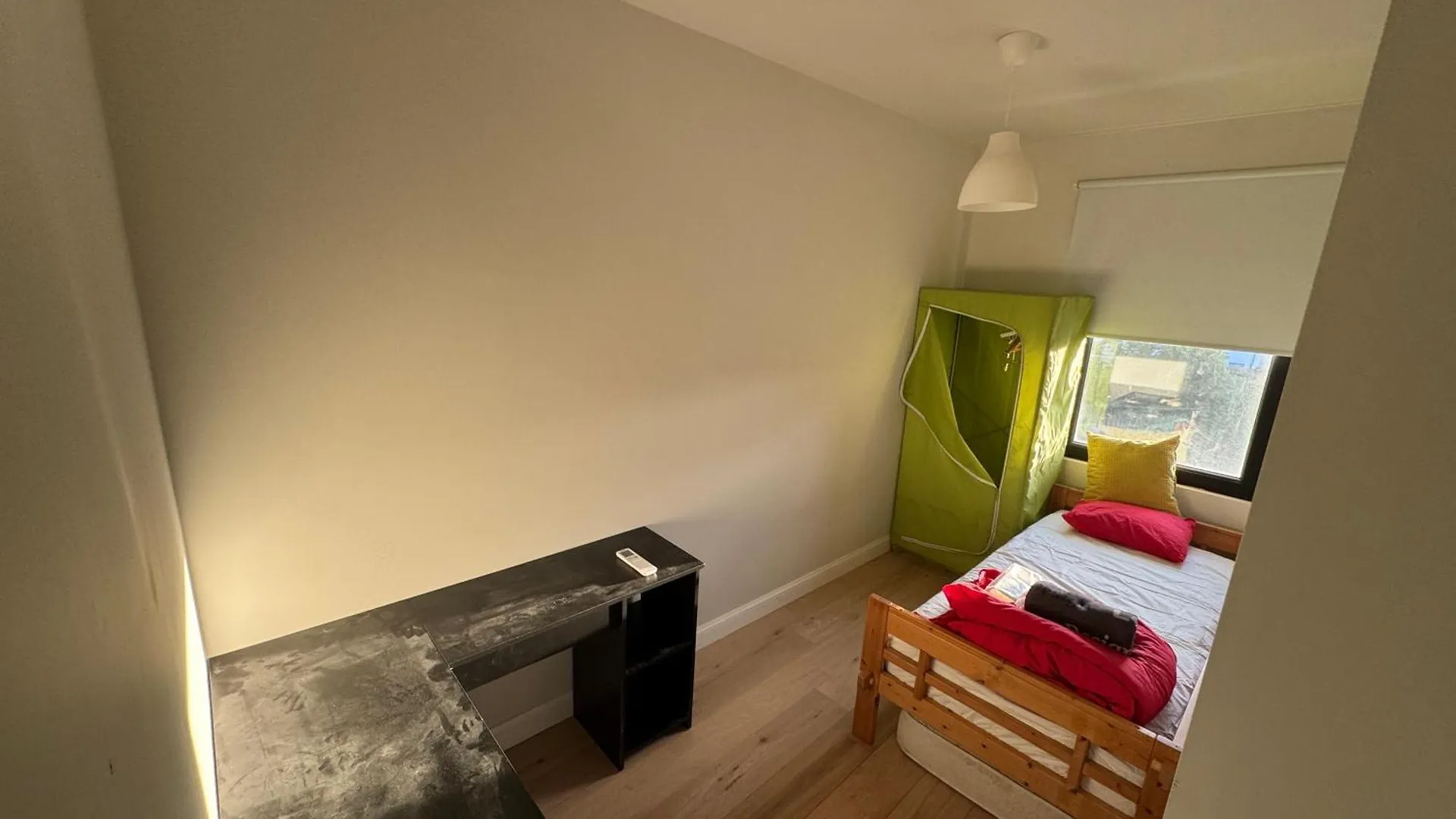 Holiday Small Shared Room In Gent 根特